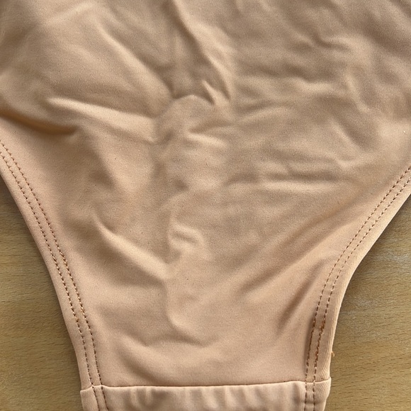 Kortni Jeane ruched bottom - Picture 4 of 4